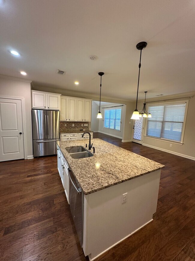 Building Photo - 4 BR/3 BA in exclusive Montrose Subdivision in Olive Branch!