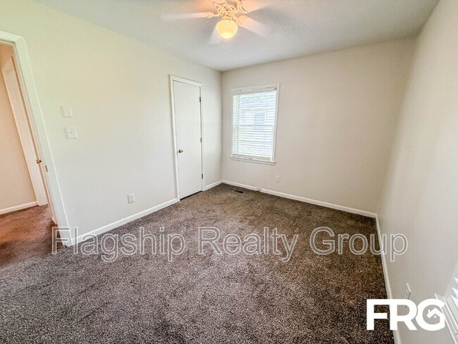 Building Photo - 910 Holloman St