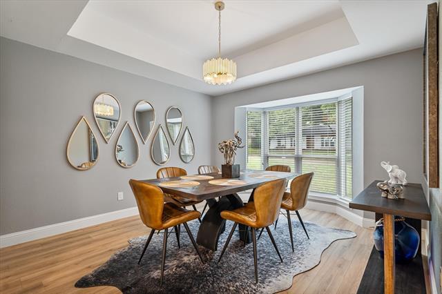 Building Photo - 2833 Meadowbrook Dr