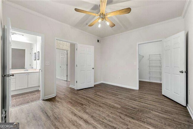 Building Photo - 2400 Cumberland Pkwy SE