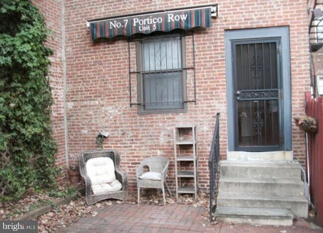 Building Photo - 912 Spruce St