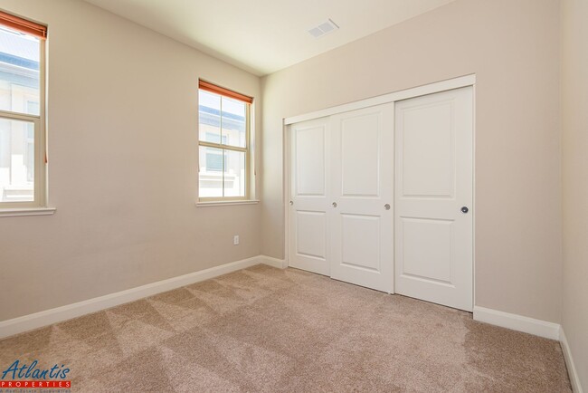 Building Photo - Gorgeous Home | Designer Materials | Desirable Location