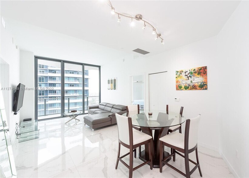 Building Photo - 1300 S Miami Ave