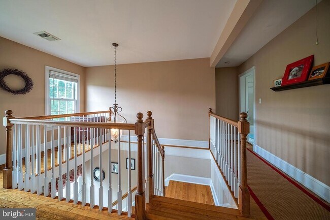Building Photo - 1300 Bear Tavern Rd