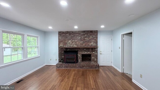 Building Photo - 4325 Majestic Ln