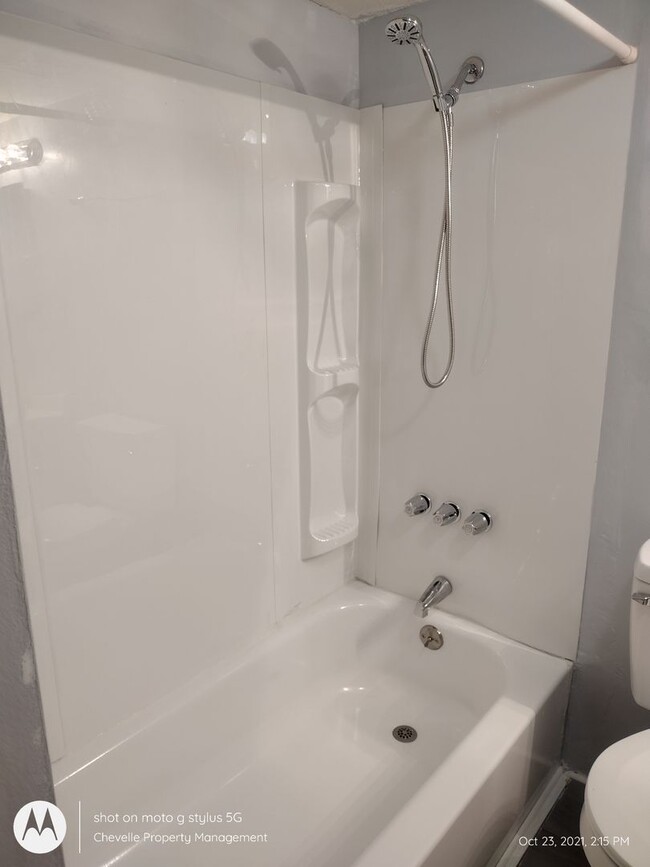 Building Photo - Beautiful 1 Bedroom 1 Bath