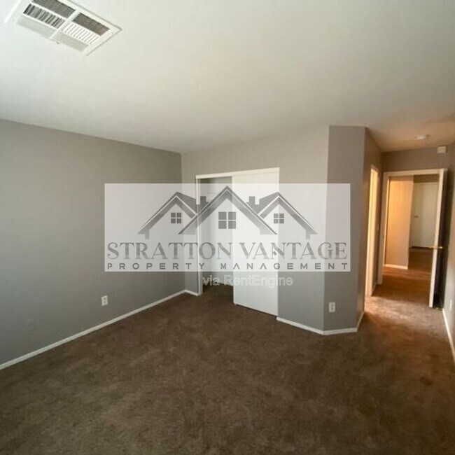 Building Photo - 864 S 239th Ln