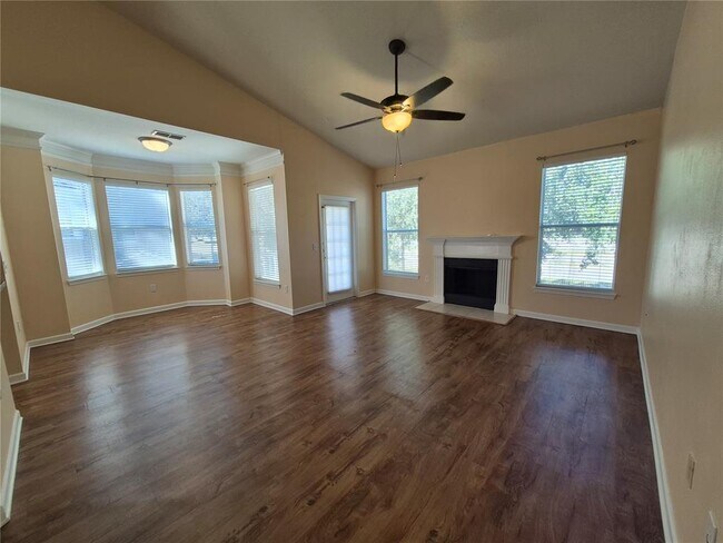 Building Photo - 18104 Villa Creek Dr