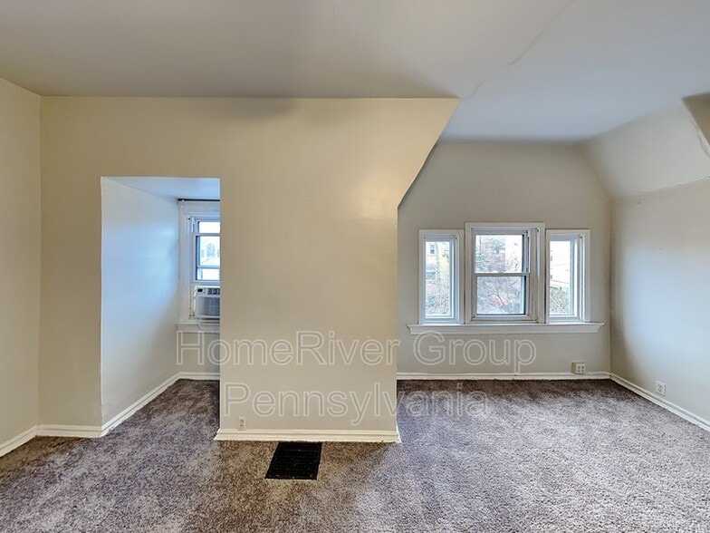 Building Photo - 918 Ivy St