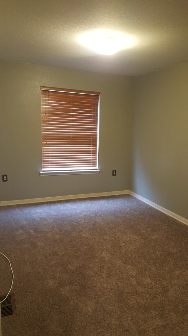 BEDROOM #2 - 3520 E Richmond Rd