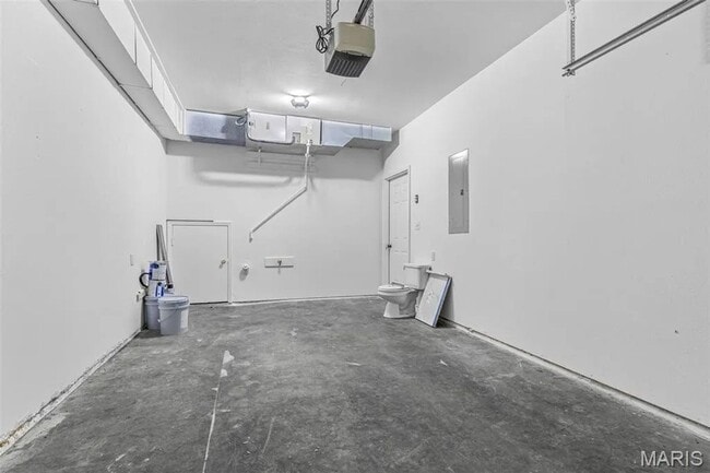 Building Photo - 489 Shade Tree Ln