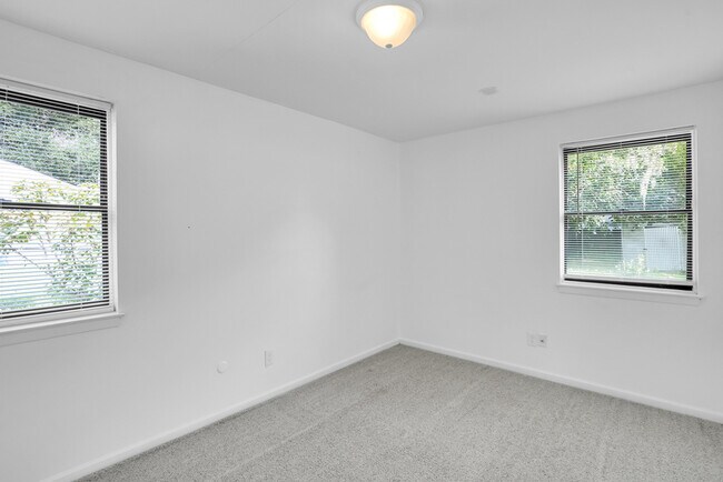 Building Photo - 2222 Bacon Park Dr