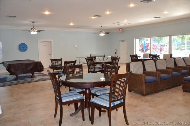 Building Photo - 6201 Bay Club Dr