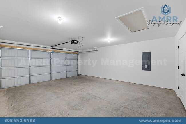 Building Photo - 122 SW Vanessa St