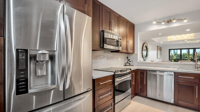 Building Photo - 240 Captains Walk