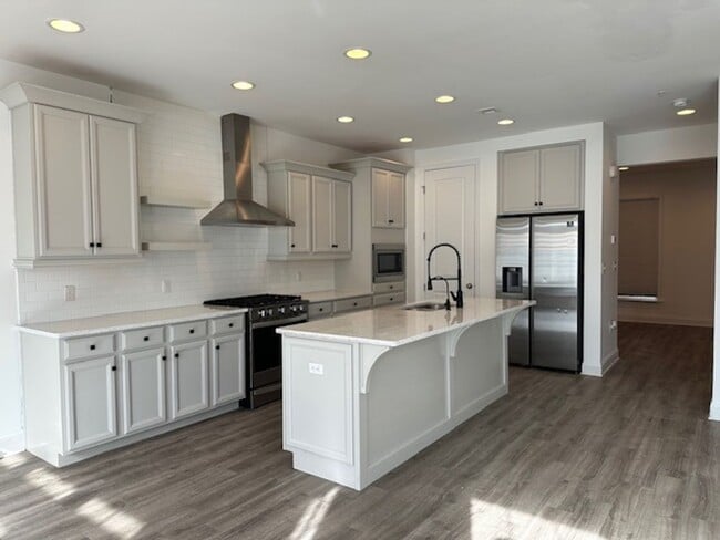 Building Photo - 205 Hoke Farm Way