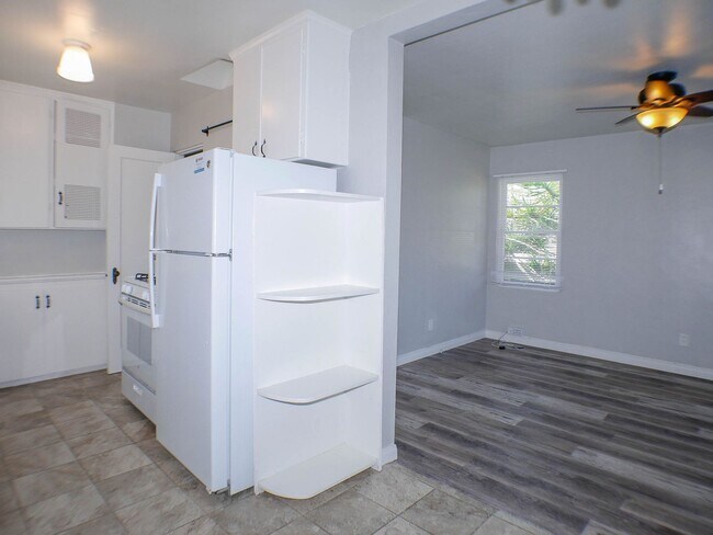 Building Photo - Charming Ocean Beach Home!