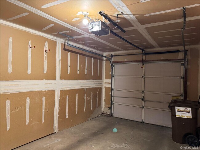 Building Photo - 24 Olde Wagon Rd