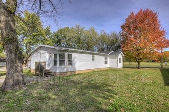 Building Photo - 705 N Cayuga St