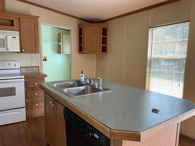 Building Photo - 11864 Atlantic Cir