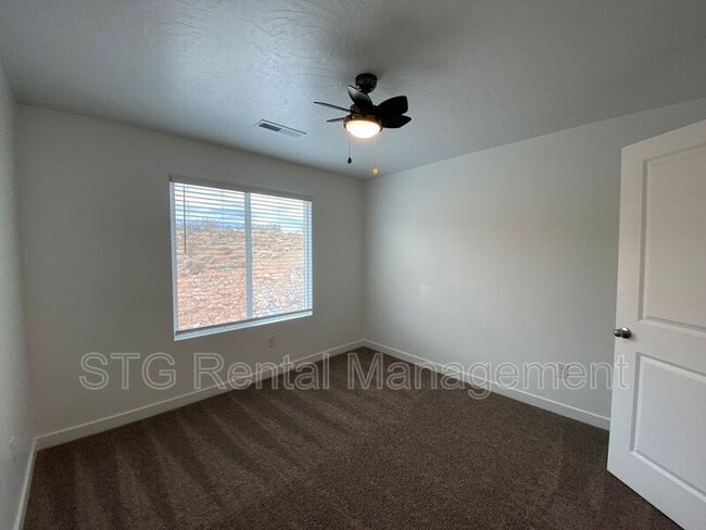 Building Photo - 3237 E Labyrinth Pt Cir