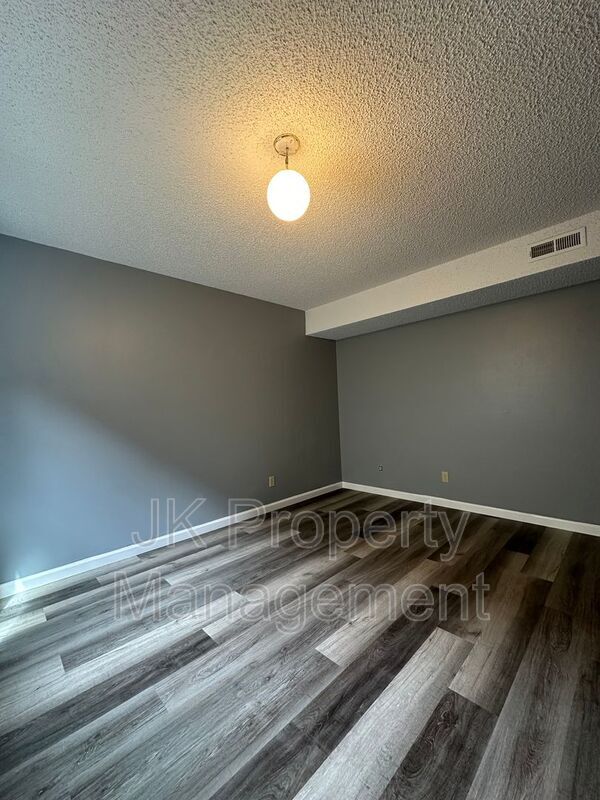 Building Photo - 3516 11th Ave S