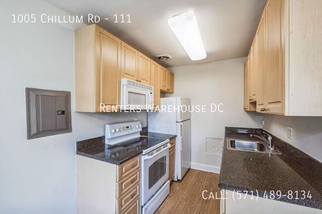 Building Photo - Fresh and Updated 1Bd/1Bth condo!  Availab...