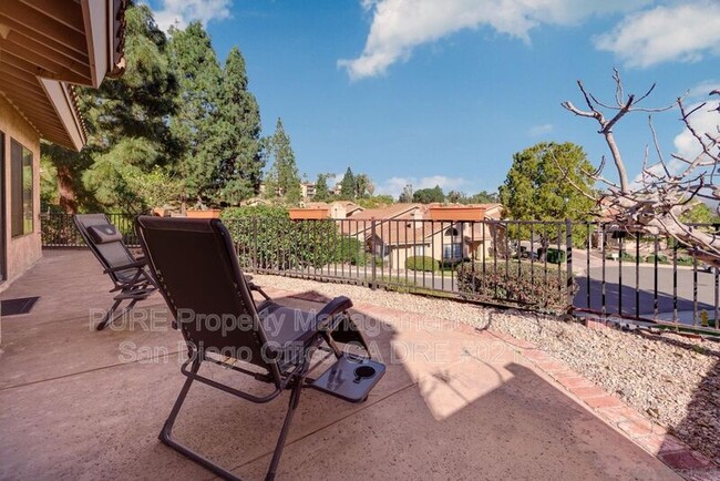 Building Photo - 15677 Via Calanova