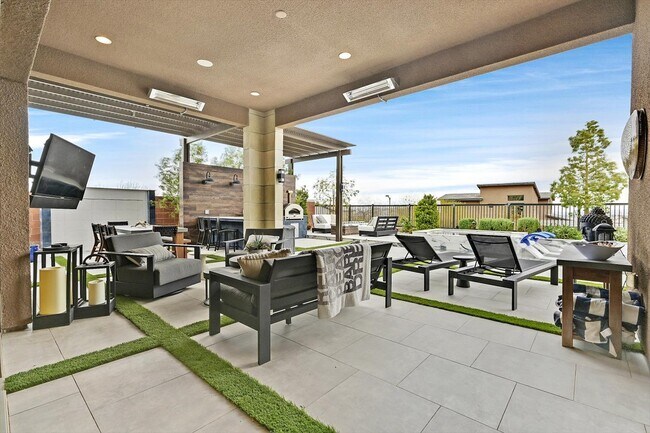 Building Photo - 6690 Interstellar St