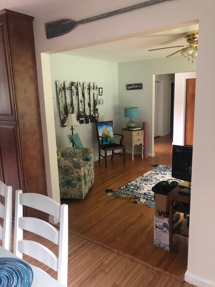 living room - 13101 Harbor Ln