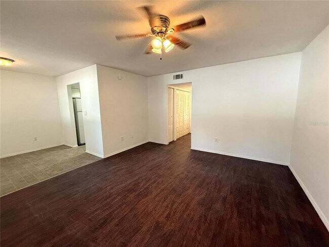 Building Photo - 421 SW 67th Terrace