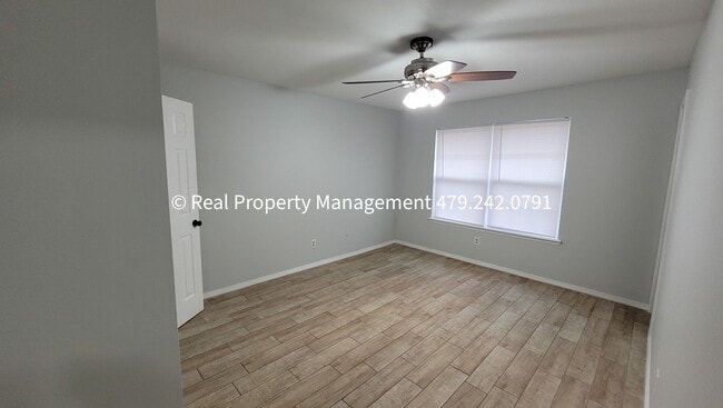 Building Photo - 3404 Iola Ave