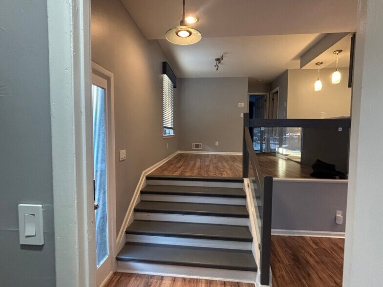 Building Photo - 224 Sandcastle