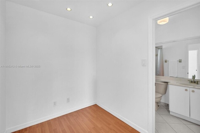 Building Photo - 2867 SW 125th Ave