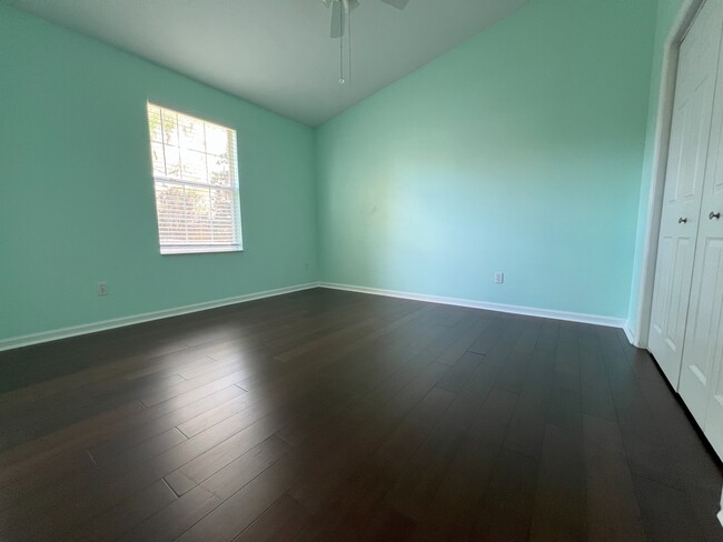 Building Photo - 1517 Applewood Way