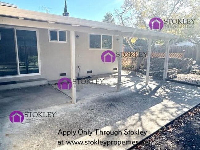 Building Photo - 1875 Queens Rd