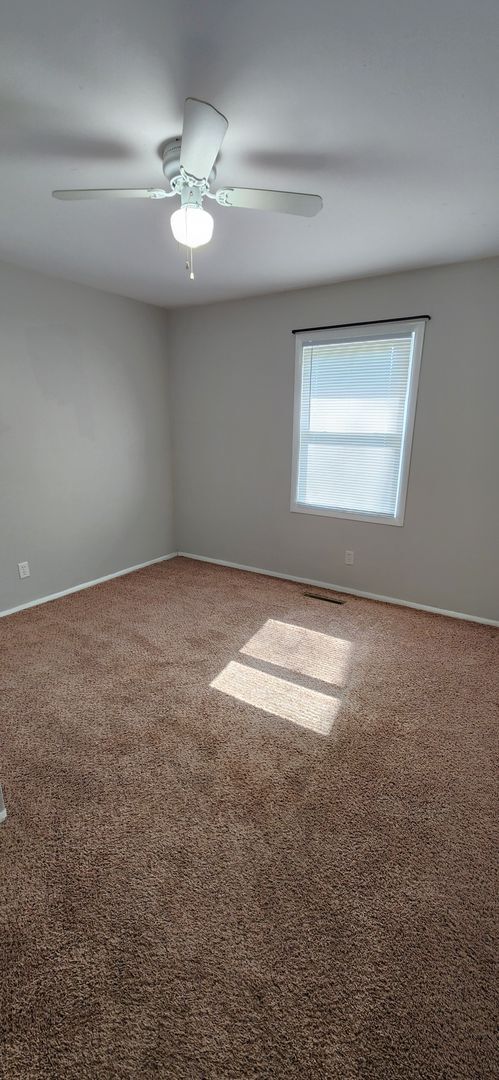Building Photo - Great 3 bedroom 2 bath rancher at an amazi...