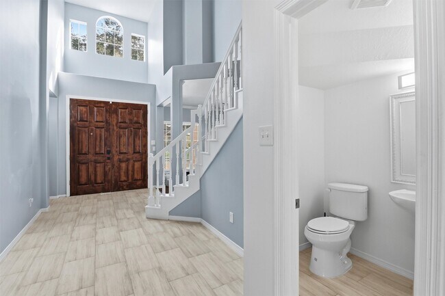 Building Photo - 201 Las Brisas St