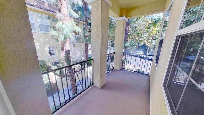 Building Photo - Spacious 1 Bed 1 Bath Condo in Irvine!