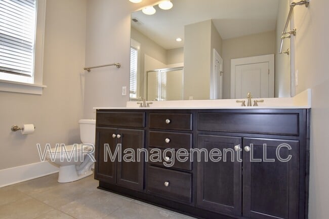 Building Photo - 724 Waterscape Ct