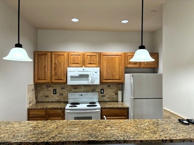 Building Photo - Long Term Rental - Tarn Landing A7