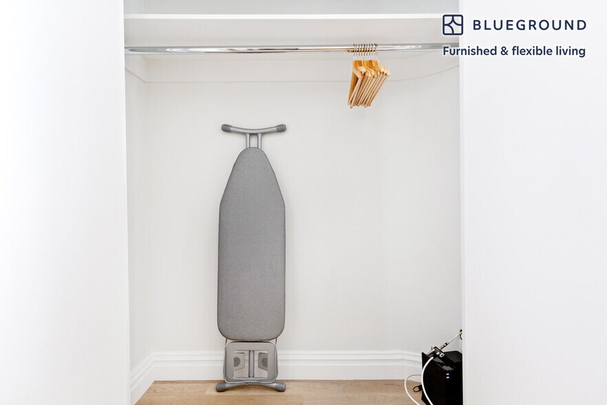 Building Photo - 340 E 51st St