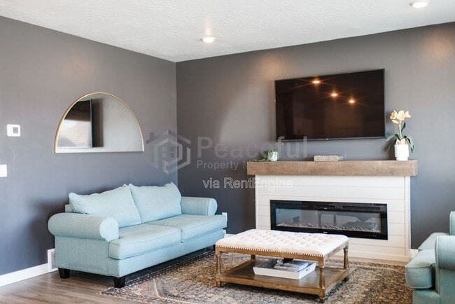 Building Photo - 3657 E 1500 S