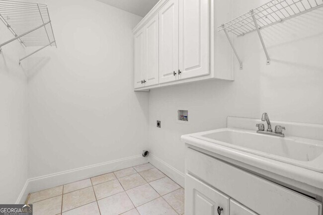 Building Photo - 1475 Boomer Cir