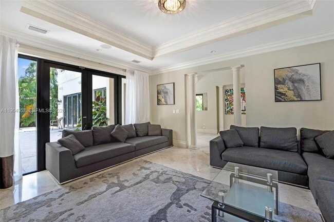 Building Photo - 2715 Cordova St