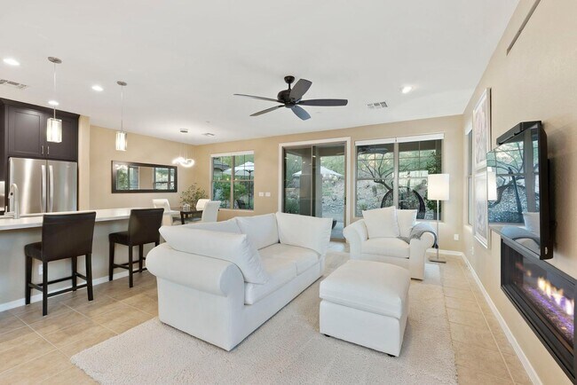 Building Photo - 11489 E Raintree Dr