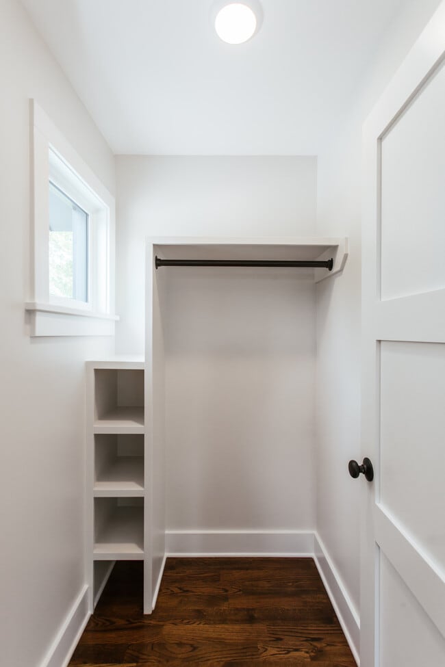 Building Photo - 132 Flint St