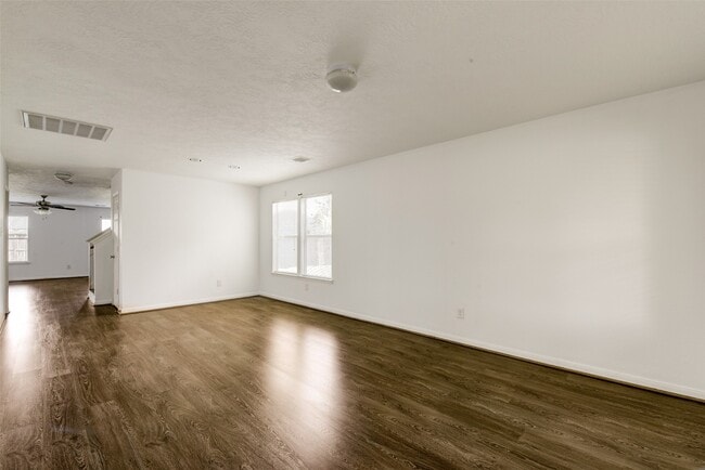 Building Photo - 834 Sweet Flower Dr
