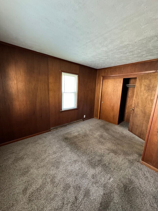 Building Photo - Charming 3-Bedroom, 1-Bathroom Home with Garage – $1,350/Month | Accepting Section 8