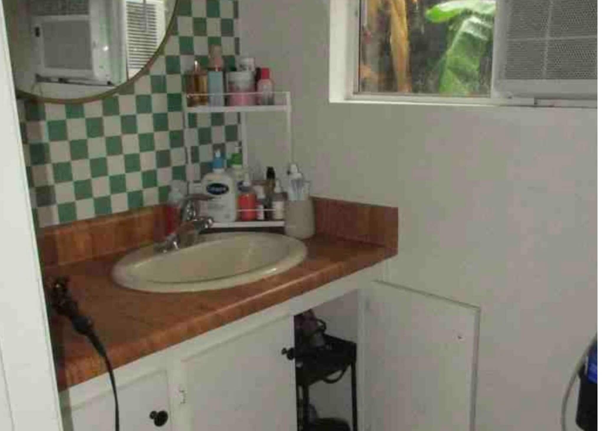 Building Photo - 253 N Center St